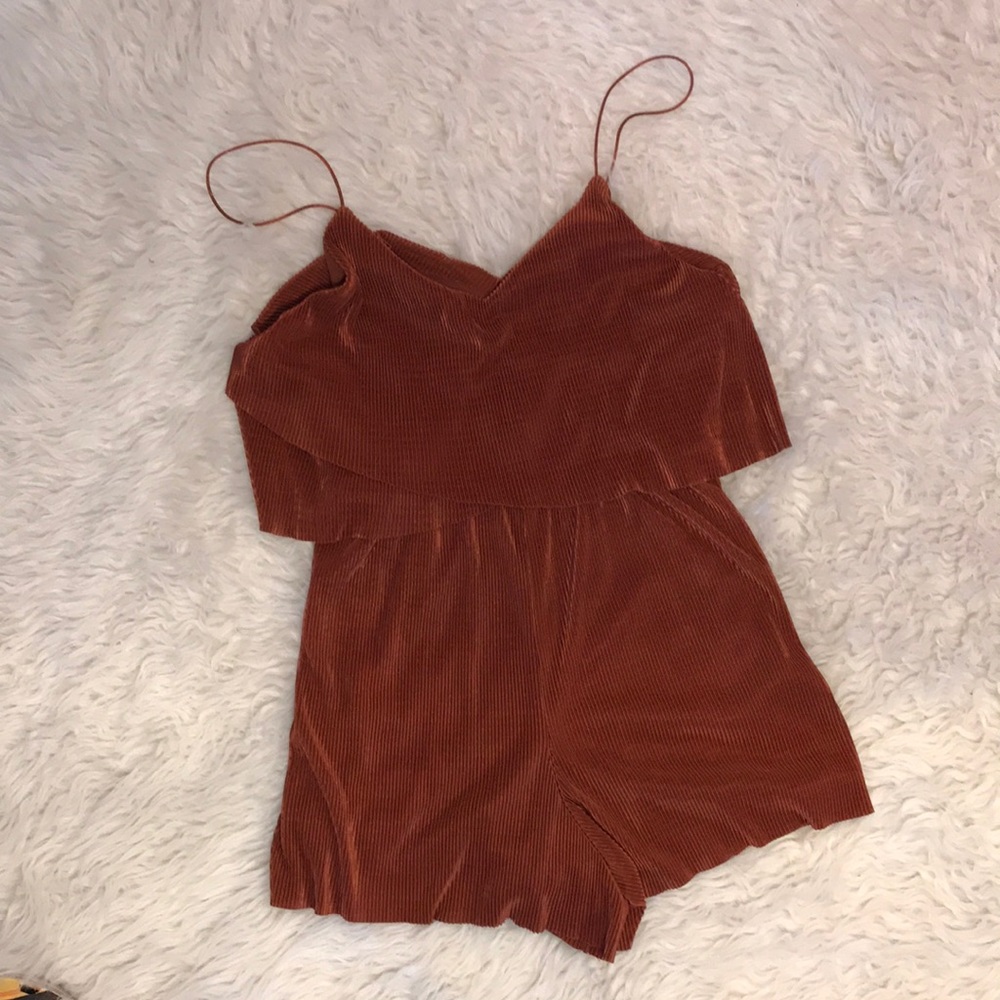 Silence + Noise XS shorts brown brick color romper